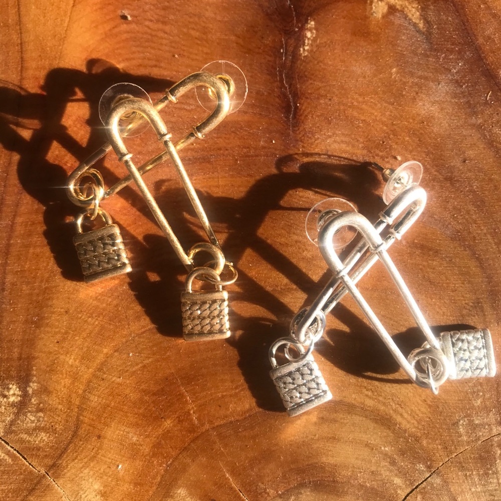 Safety Pin and Lock in Gold
